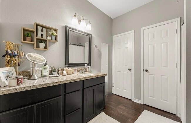 Building Photo - 410 Montclair Ave