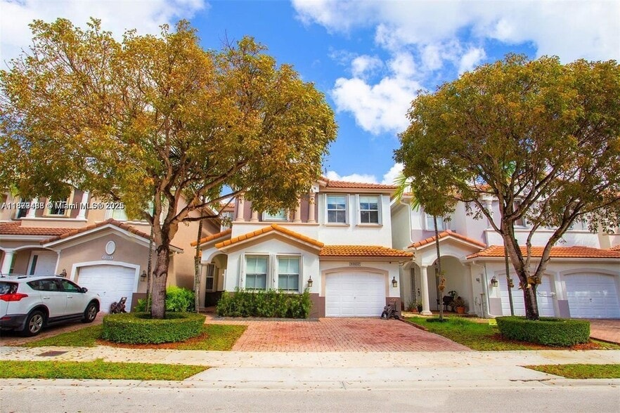 Primary Photo - 10857 NW 84th St