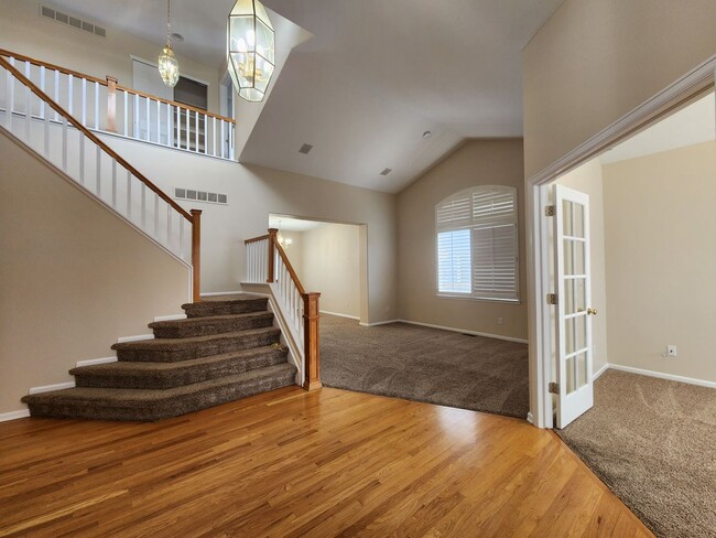 Building Photo - Great Saddle Rock Heights Home! 5 Bedroom ...