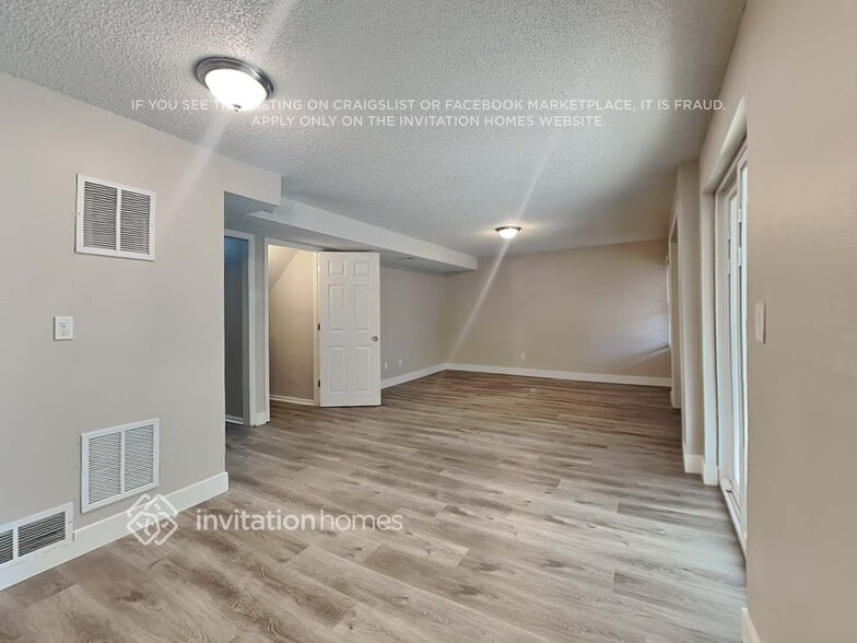 Building Photo - 18290 E Hampden Pl