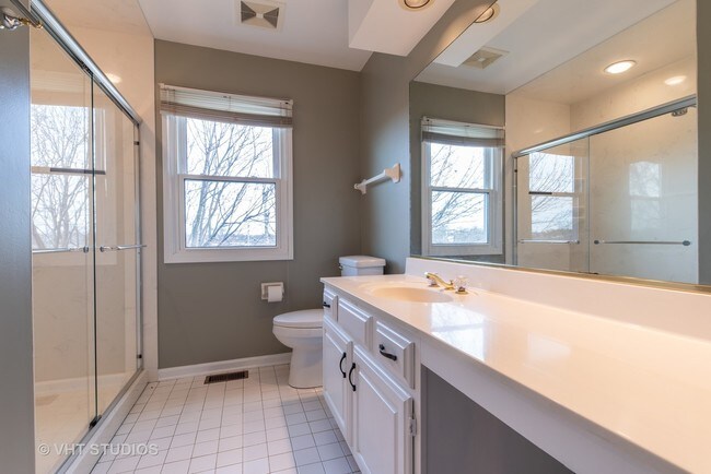 Building Photo - 565 Coventry Ln