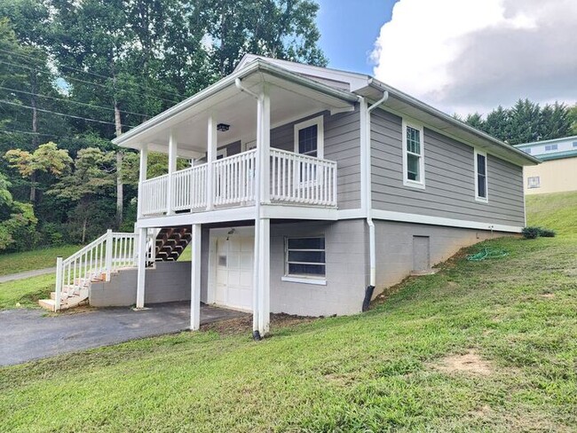 Primary Photo - Swannanoa Cottage