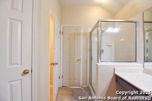 Building Photo - 222 Tapwood Ln