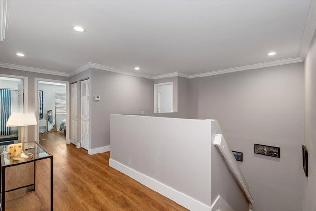 Building Photo - 1095 Chenille Cir