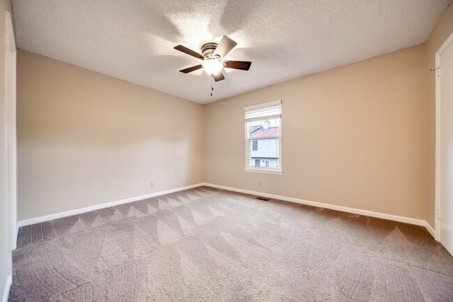 Building Photo - 219 Edgewood Dr