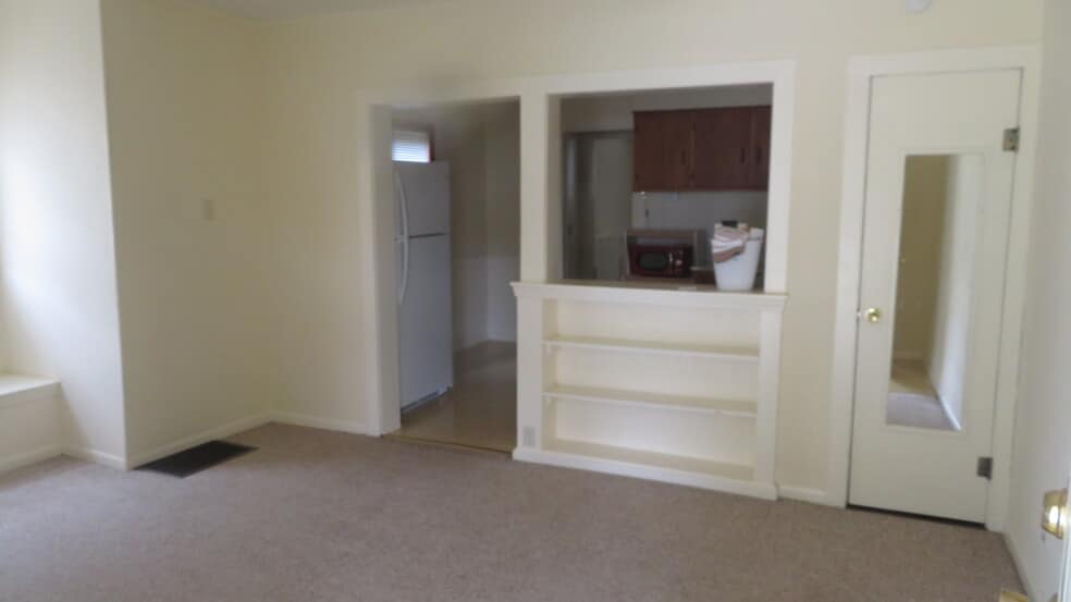 Building Photo - 322 McGoodwin Ave