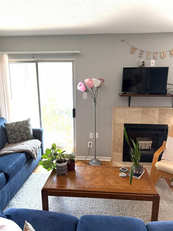 Building Photo - 3204 Menchaca Rd