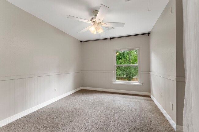 Building Photo - 27 W Stony Bridge Ct
