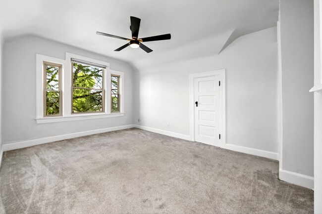 Building Photo - Modern Comfort Meets Prime Oakley Living –...