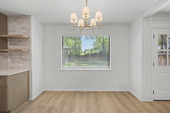 Building Photo - 34 Brushwood Ct