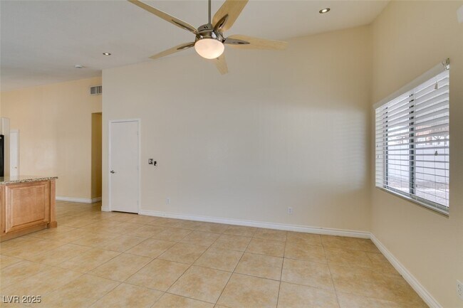 Building Photo - 744 Gritty Garnet Ave