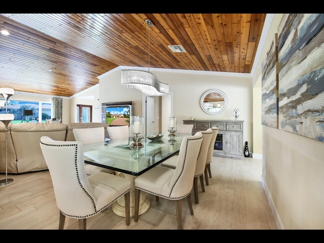 Building Photo - 451 N Lyra Cir