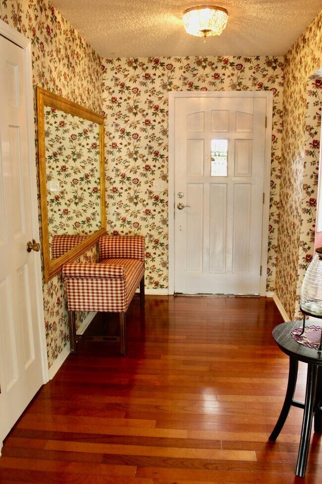 Building Photo - 2041 E Gary Cir