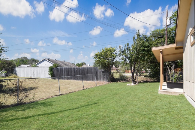 Building Photo - 3702 Valley Forge Dr