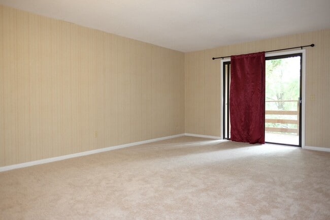 Building Photo - 2328 Sadler Rd