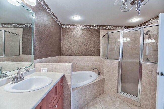 Building Photo - 1575 Paul Russell Rd