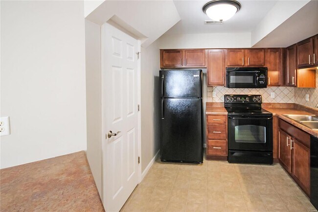 Building Photo - 38 Stonewall Creek Ct