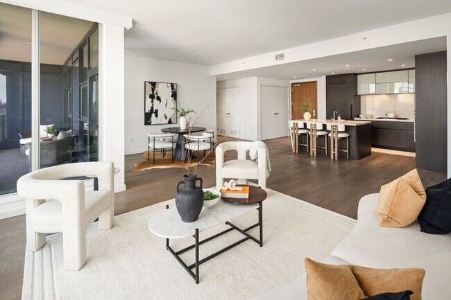 Building Photo - 2Bd/1.75Ba Bellevue Condo