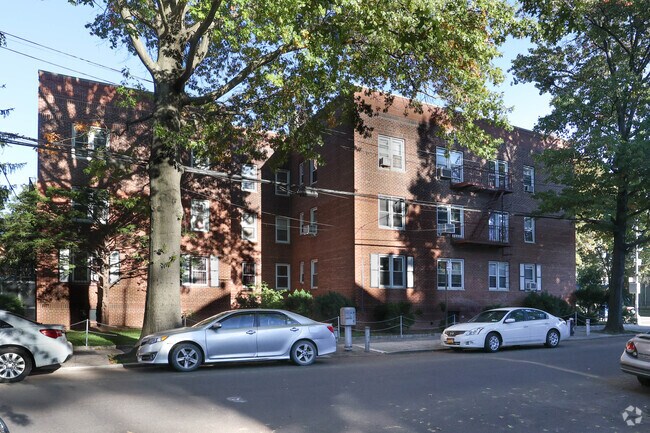 Building Photo - 12005 Hillside Ave