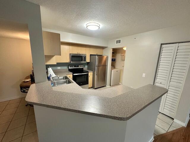 Building Photo - 402 Villa Cir