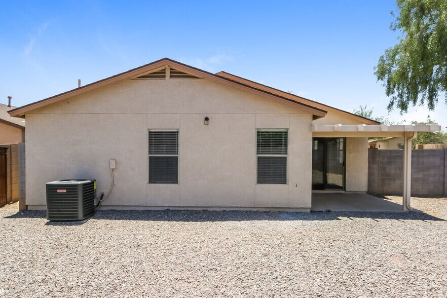Building Photo - 1936 E Dust Devil Dr
