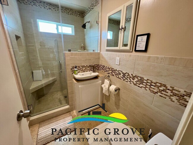 Building Photo - Furnished Single Family Home in Pacific Gr...