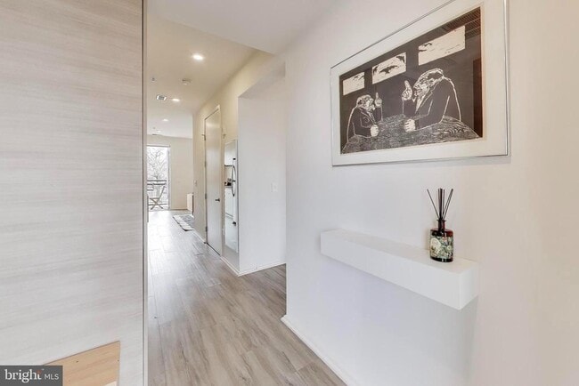 Building Photo - 1550 11th St NW