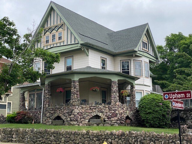 Primary Photo - 133 Upham St