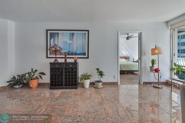 Building Photo - 4020 Galt Ocean Dr