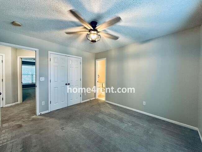 Building Photo - Elegant Cul-de-Sac Retreat with 5th Bedroo...