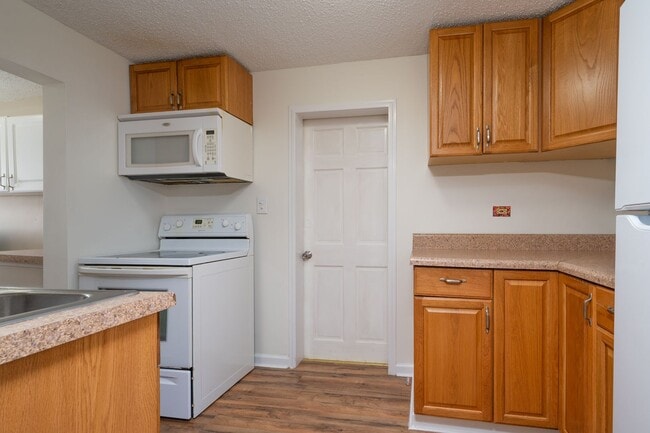 Building Photo - 2 bed/1 bath site built home