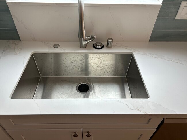 Building Photo - 5393 E Appian Way