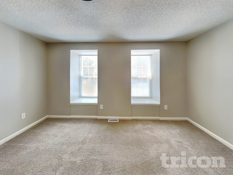 Building Photo - 10733 Downpatrick Pl