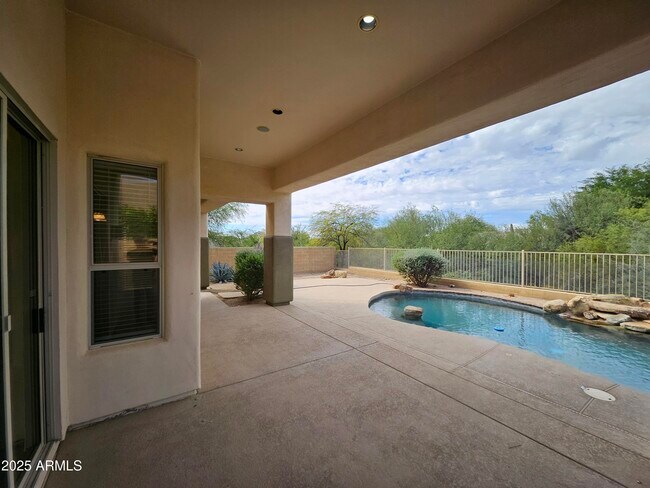 Building Photo - 11290 E Whitethorn Dr