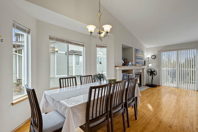 Building Photo - 7708 81st Pl NE