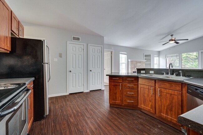 Building Photo - Natures Best Two Bedroom - 360 at 2222 - C...