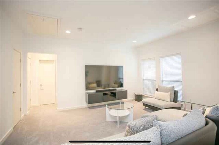 Building Photo - 6737 Firenze Ln