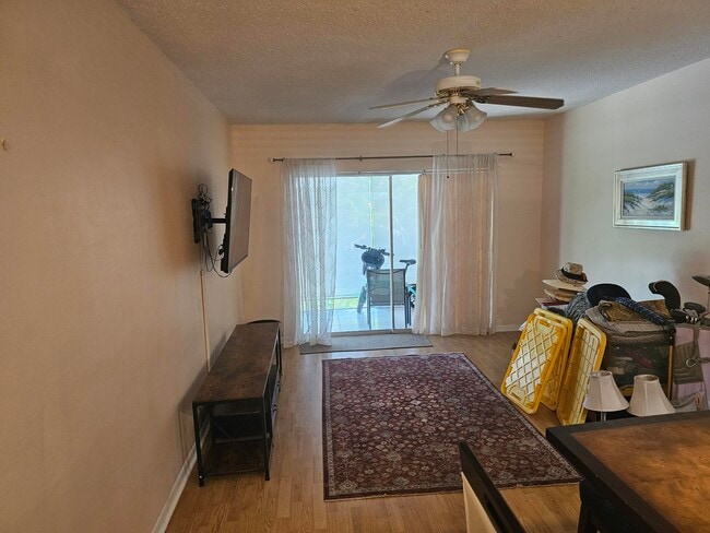 Building Photo - 2475 W Golf Blvd