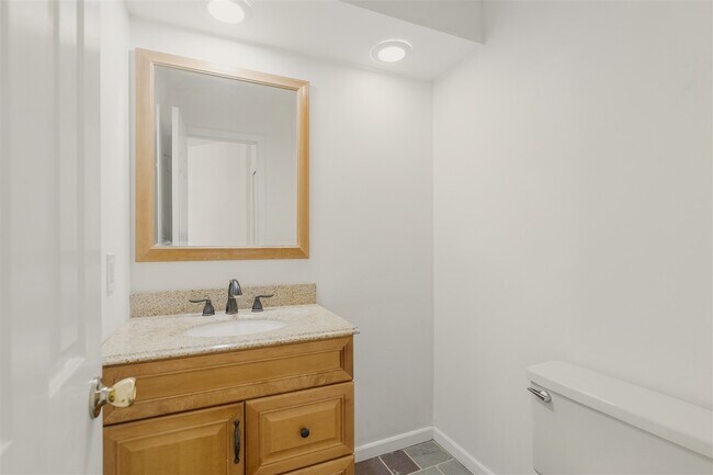 Building Photo - 9 Northbridge Pl