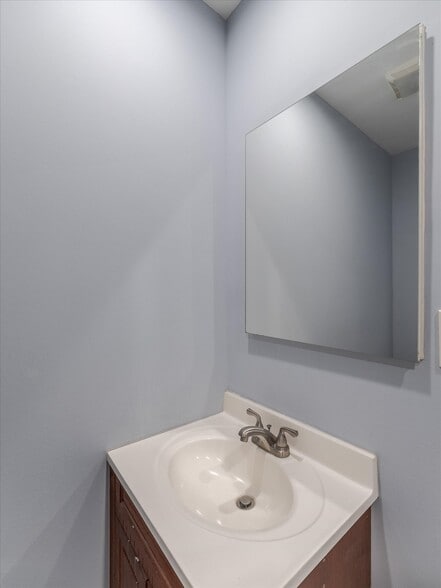 Building Photo - 19 Osborn St