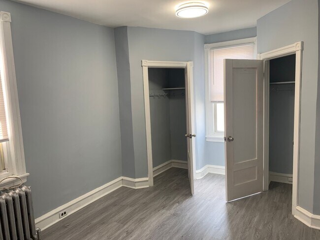 Building Photo - Spacious 3 Bed, 1.5 Bath Home – $1,795/Mon...