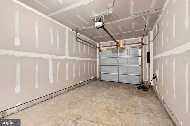 Building Photo - 417 Seeback Dr