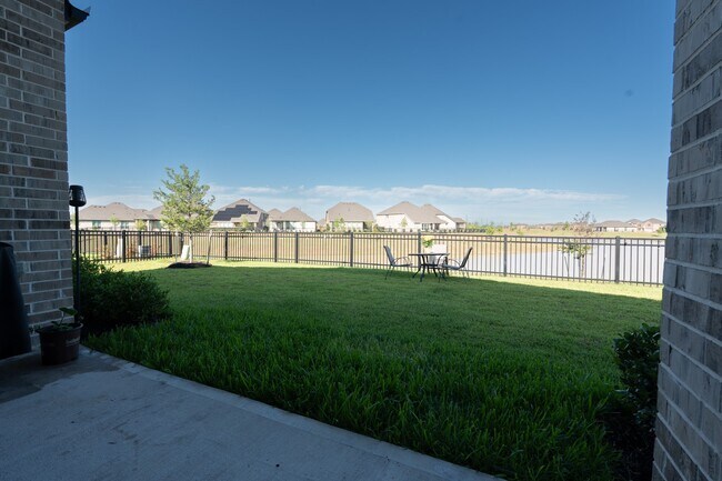 Building Photo - 1720 Daylight Lk Dr