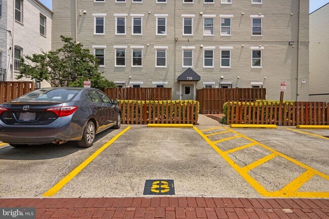 Building Photo - 730 11th St NE