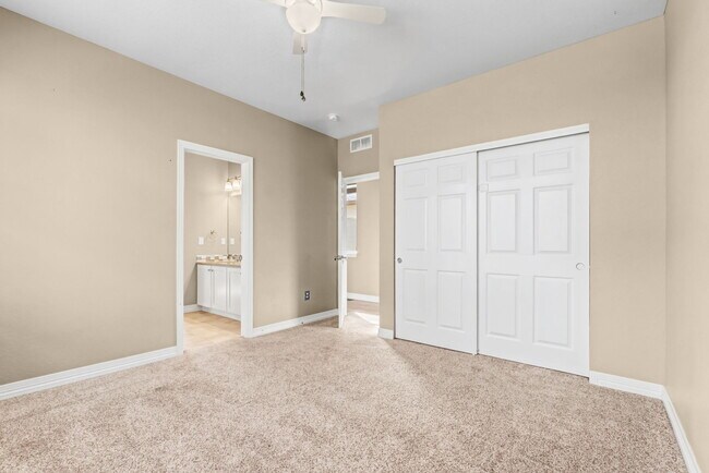 Building Photo - 15709 W 95th Pl