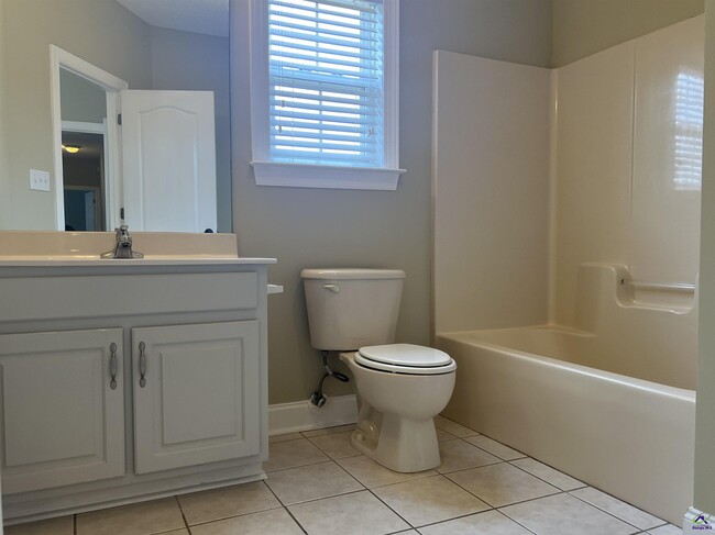 Building Photo - 104 Prestige Dr