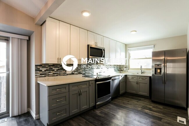 Building Photo - 3 Bedroom Pet-Friendly Home in Aurora, CO with Main Street Renewal