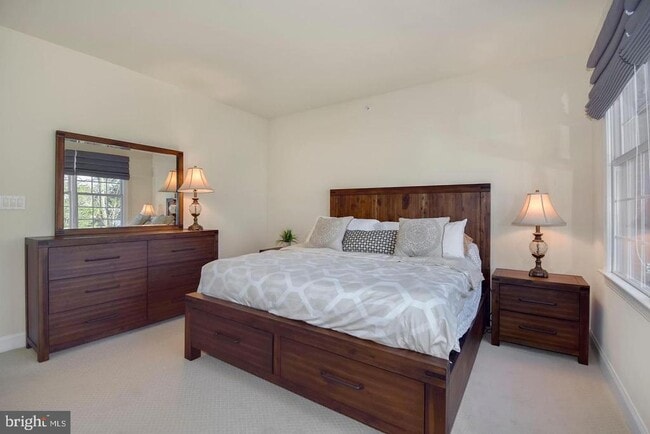 Building Photo - 71 Creekview Ln