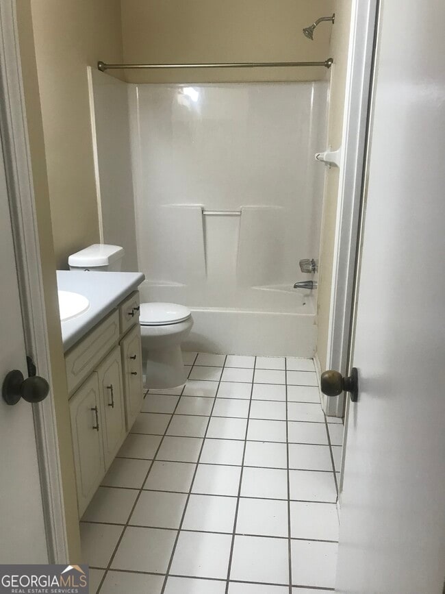 Building Photo - 218 Benton Fields