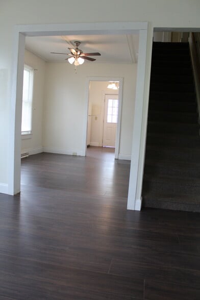 Primary Photo - 436 Cross St